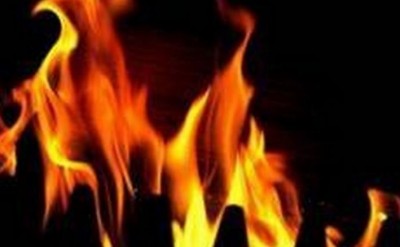 मुंबई के चेंबूर इलाके में सिलेंडर फटने से लगी आग, 10 लोग घायल