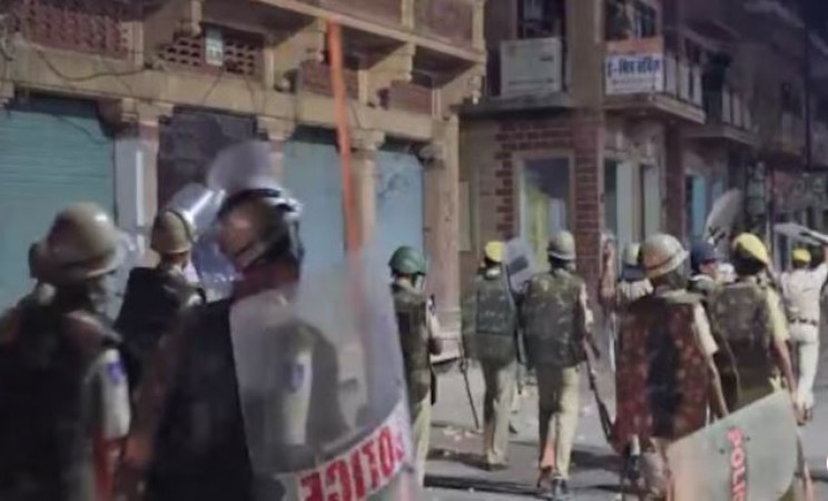 जोधपुर में ईदगाह के पास अवैध निर्माण पर भड़का तनाव, भीड़ ने पुलिस पर भी किया पथराव