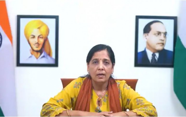 'लोहे के बने हैं केजरीवाल, शरीर का एक-एक कतरा देश के लिए..', पत्नी सुनीता ने पढ़ा दिल्ली सीएम का जेल से भेजा सन्देश