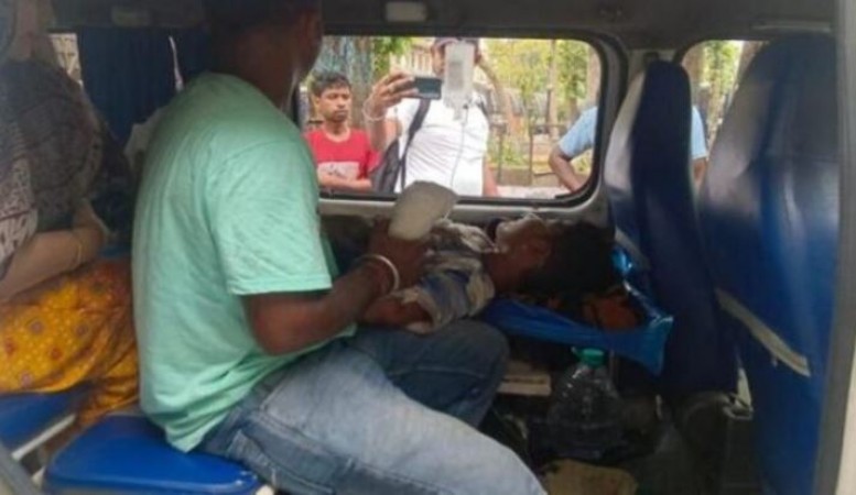 बंगाल: तालाब किनारे खेल रहे बच्चों को मिल गया बम, धमाके में एक बच्चे की मौत, 2 घायल