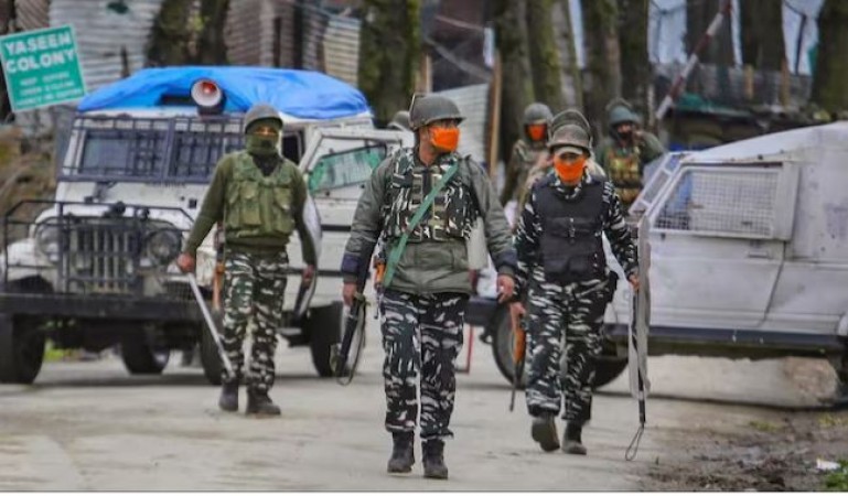 जम्मू कश्मीर में दो आतंकियों को सुरक्षाबलों ने किया ढेर, लाशें बरामद