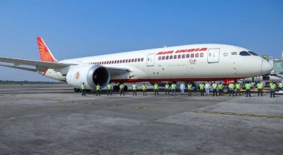 180 यात्रियों से भरा विमान टेक ऑफ के दौरान टग ट्रैक्टर से टकराया, पुणे एयरपोर्ट पर मचा हड़कंप