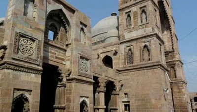 माता का मंदिर है जौनपुर की 'अटाला मस्जिद', दीवारों पर त्रिशूल-फूल-कलाकृतियाँ, ​कोर्ट पहुँचे हिंदू