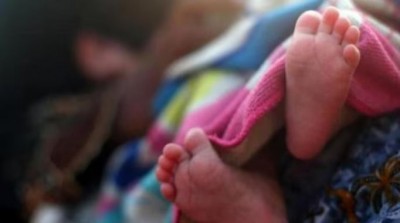 अस्पताल ने भर्ती करने से किया इंकार, गर्भवती महिला ने ऑटो में दिया नवजात को जन्म