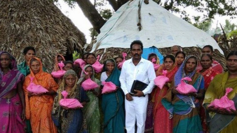 सरकारी चावल बांटकर गरीब लोगों को बना रहे ईसाई..! छत्तीसगढ़ में चल रहा गजब खेल