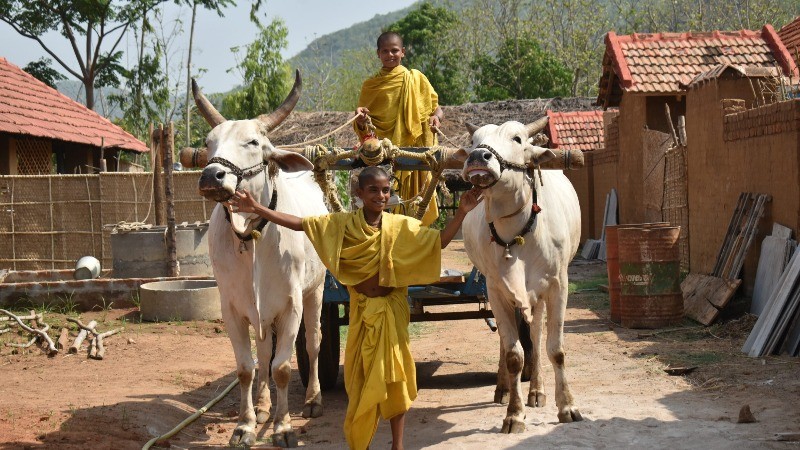 न बिजली-न मोबाइल, और ना कोई आधुनिक सुविधा..! ये है भारत का एकमात्र 'वैदिक गाँव'