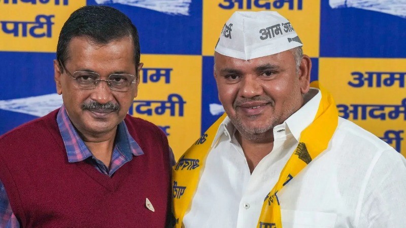 कांग्रेस के पूर्व विधायक ने बदला पाला, AAP में शामिल हुए सुमेश शौक़ीन