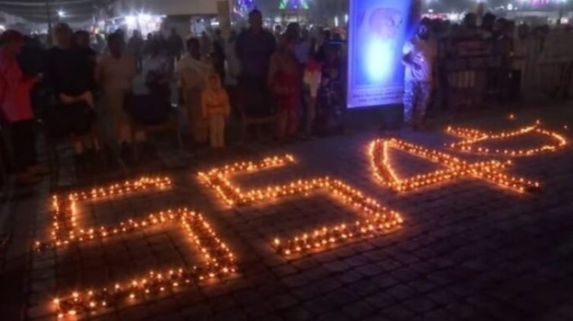 गुरु नानक देव जी की 554वीं जयंती, कोलकाता में 554 दीप जलाकर मनाया गया उत्सव