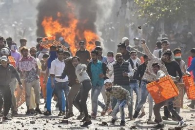 दिल्ली दंगों में दिनेश अग्रवाल की दुकान जलाने वाले शाहनवाज़, शोएब, शाहरुख़ सहित 9 आरोपित हुए बरी, चश्मदीद पुलिसवालों की गवाही भी काम नहीं आई
