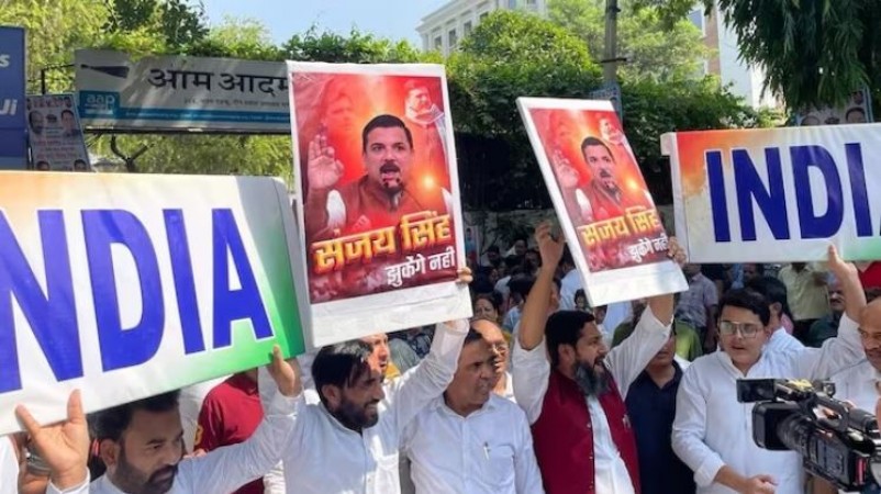 'संजय सिंह को रिहा करो..', शराब घोटाले में AAP सांसद की गिरफ़्तारी के खिलाफ पार्टी का विरोध प्रदर्शन