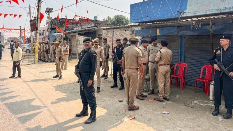 बहराइच हिंसा में योगी सरकार का एक्शन, इलाके में तैनात 29 पुलिसकर्मी लाइन हाज़िर