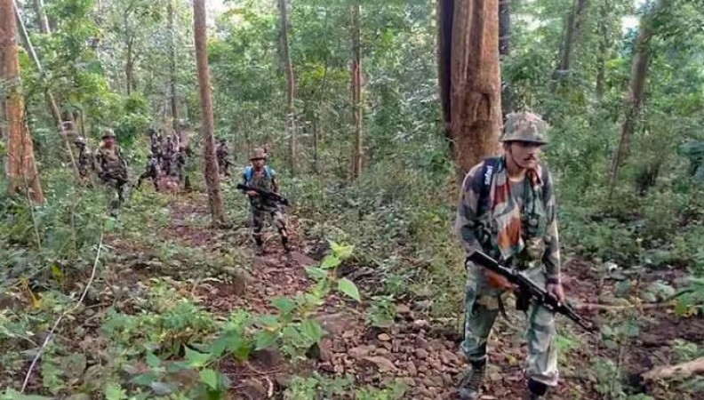 छत्तीसगढ़ में सुरक्षाबलों को बड़ी सफलता, एनकाउंटर में मार गिराए 9 खूंखार नक्सली