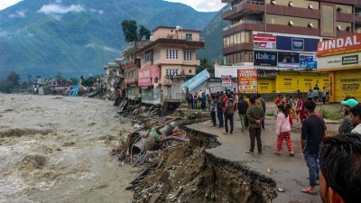 हिमाचल में बारिश का कहर, 47 सड़कें बंद, IMD ने जारी की चेतावनी