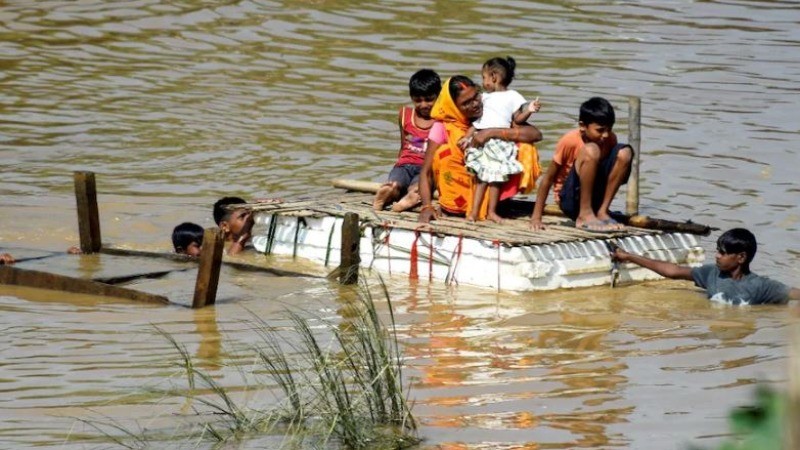 बाढ़ से इस राज्य में मचा हाहाकार, 12 जिले डूबे, रद्द हुई कई ट्रेनें