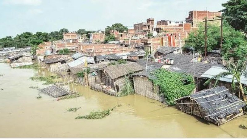 बिहार में बाढ़ ने मचाई तबाही, 56 साल बाद रौद्र रूप में दिखी कोसी नदी