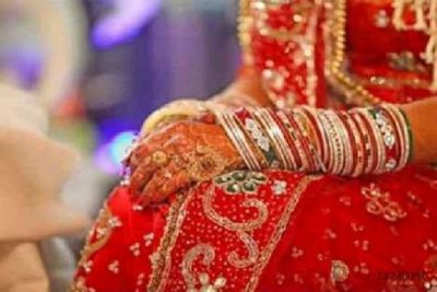 दुल्हन अपनी राशि के अनुसार करें शादी के जोड़े का चुनाव