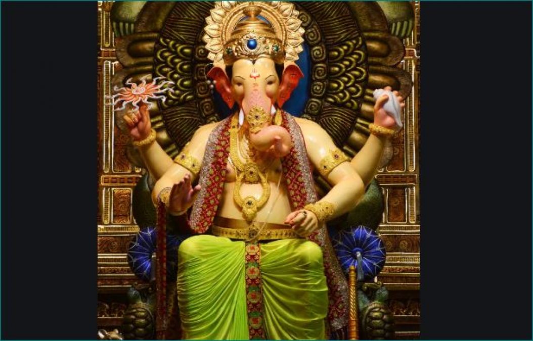 Recite Ganesh Chalisa on Ganesh Chaturthi