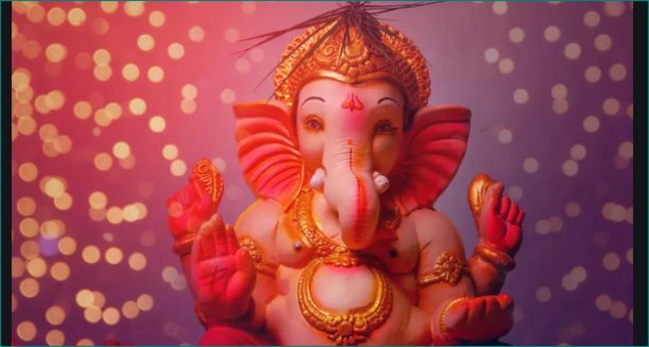 Recite Ganesh Chalisa on Ganesh Chaturthi