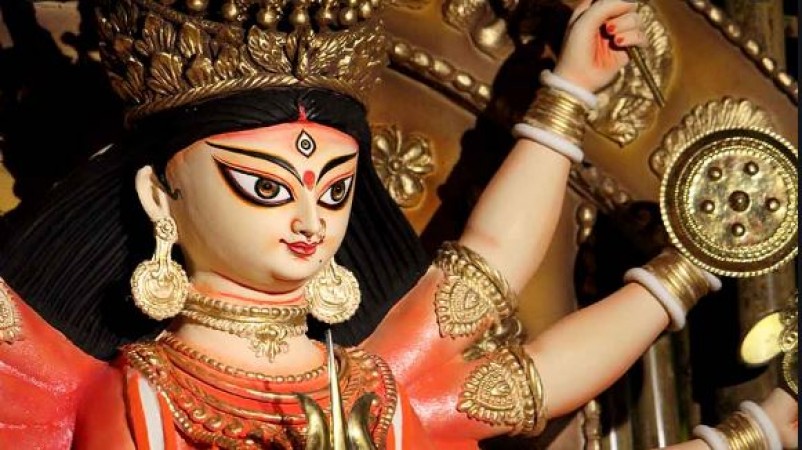 नवरात्रि के दौरान करें दुर्गा चालीसा का पाठ, दूर होगी बाधा