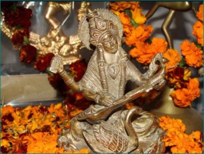 Today is Basant Panchami, worship mother Saraswati in this way