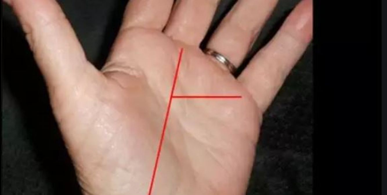 अगर बीच में टूट जाए हाथ की ये रेखा तो होता है अपशकुन