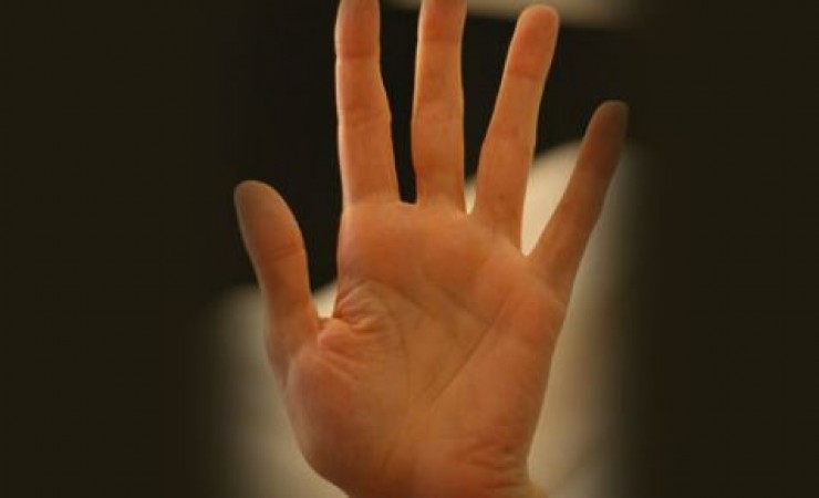 हाथ की उंगलियां बताती है भविष्य, ये उंगली बढ़ाती है परेशनियां