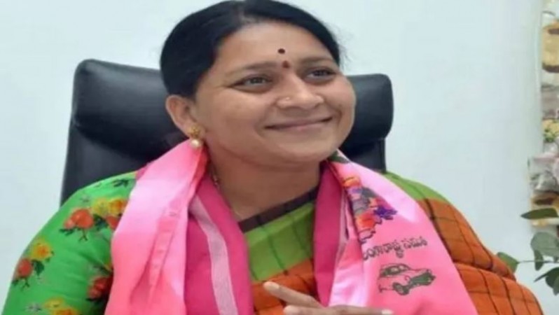 TRS MP Maloth Kavita jailed for 6 months