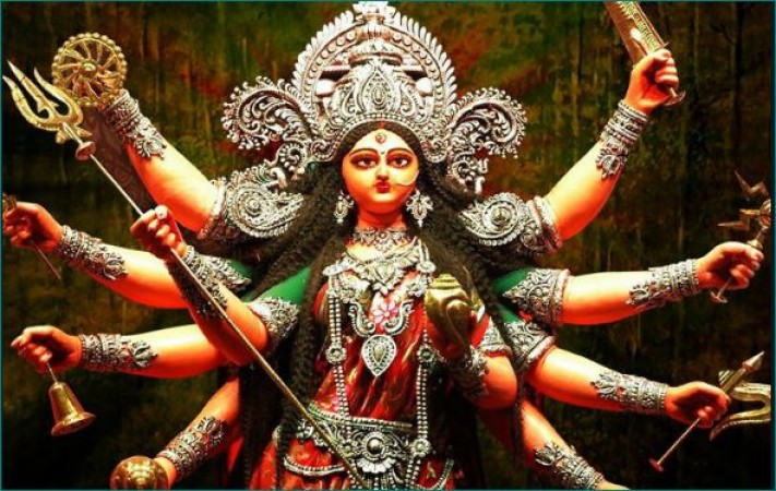 Chanting these mantras in Navratri is benefcial for you