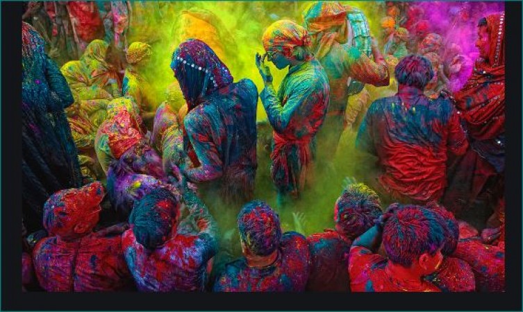 Know which color is good for which relation on Holi