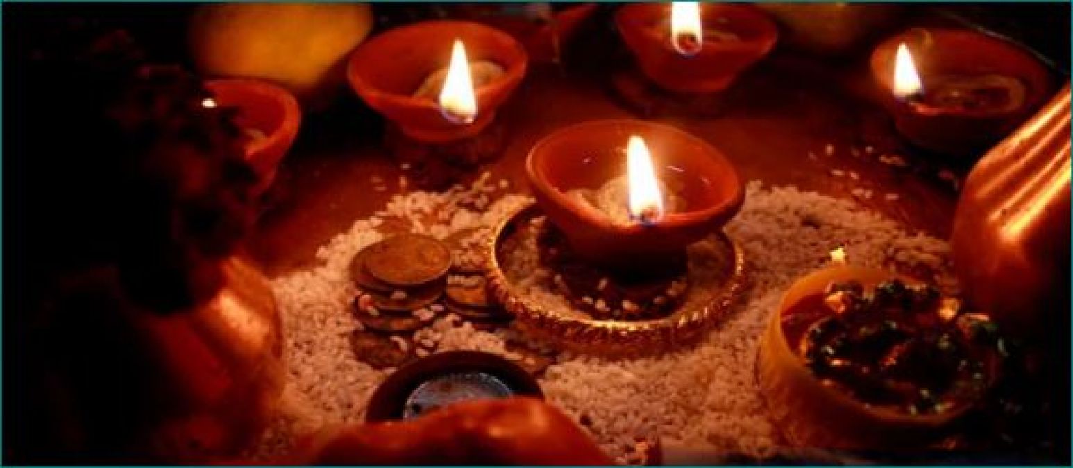 Know where should lamps be lit on Diwali night