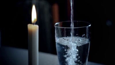 एक ग्लास पानी से पता करें कि आपके घर में भूत है या नहीं