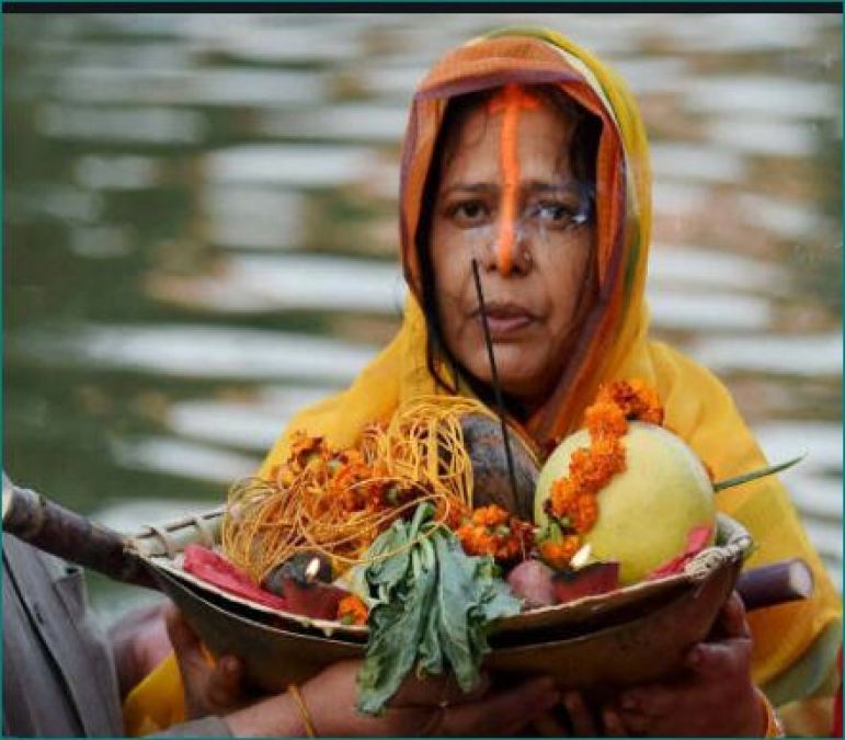 Know why women apply long sindoor in Chhath Puja