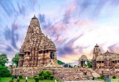 खजुराहो का मंदिर भारत ही नहीं दुनिया को करता है अपनी ओर आकर्षित