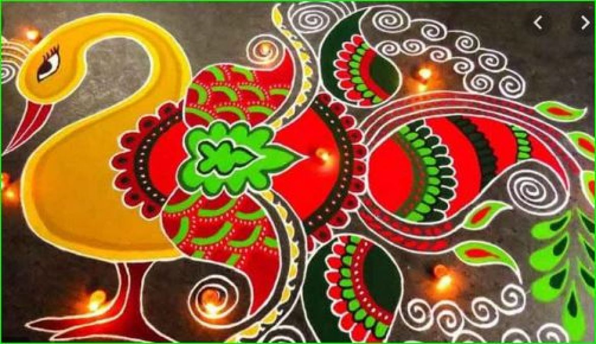 This Diwali decorate your home with this amazing Rangoli designs