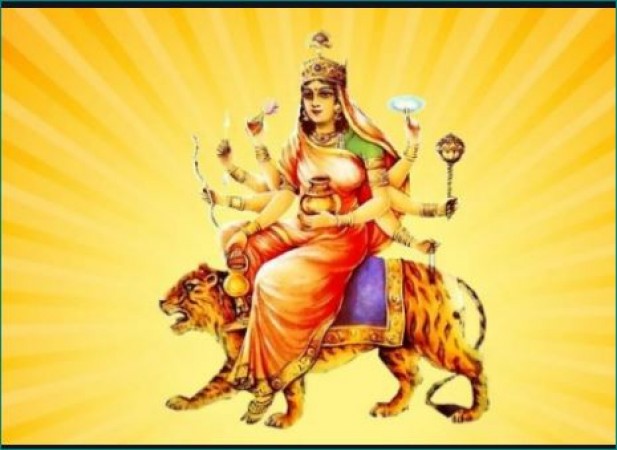 नवरात्रि के चौथे दिन ऐसे करें माता कुष्मांडा का पूजन, जानिए उनका स्वरूप