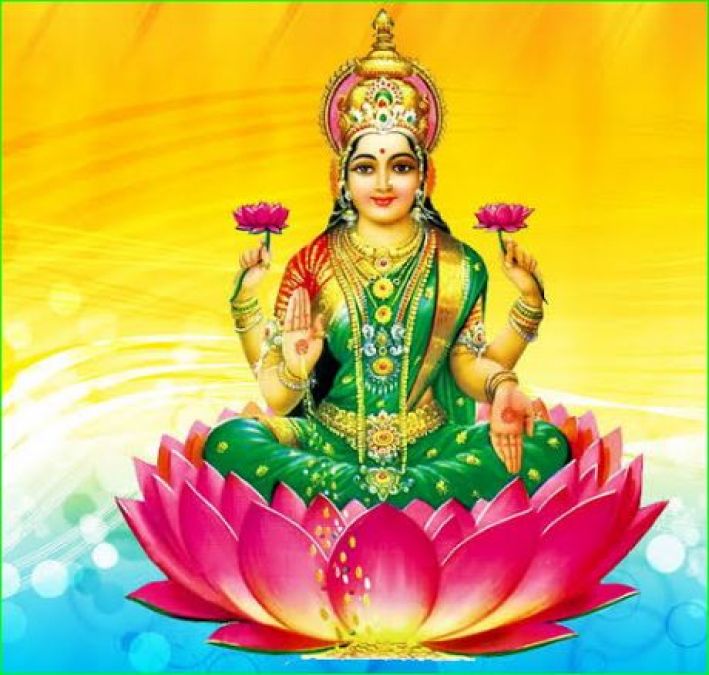 Diwali: Perform this aarti of Lakshmi Mata today