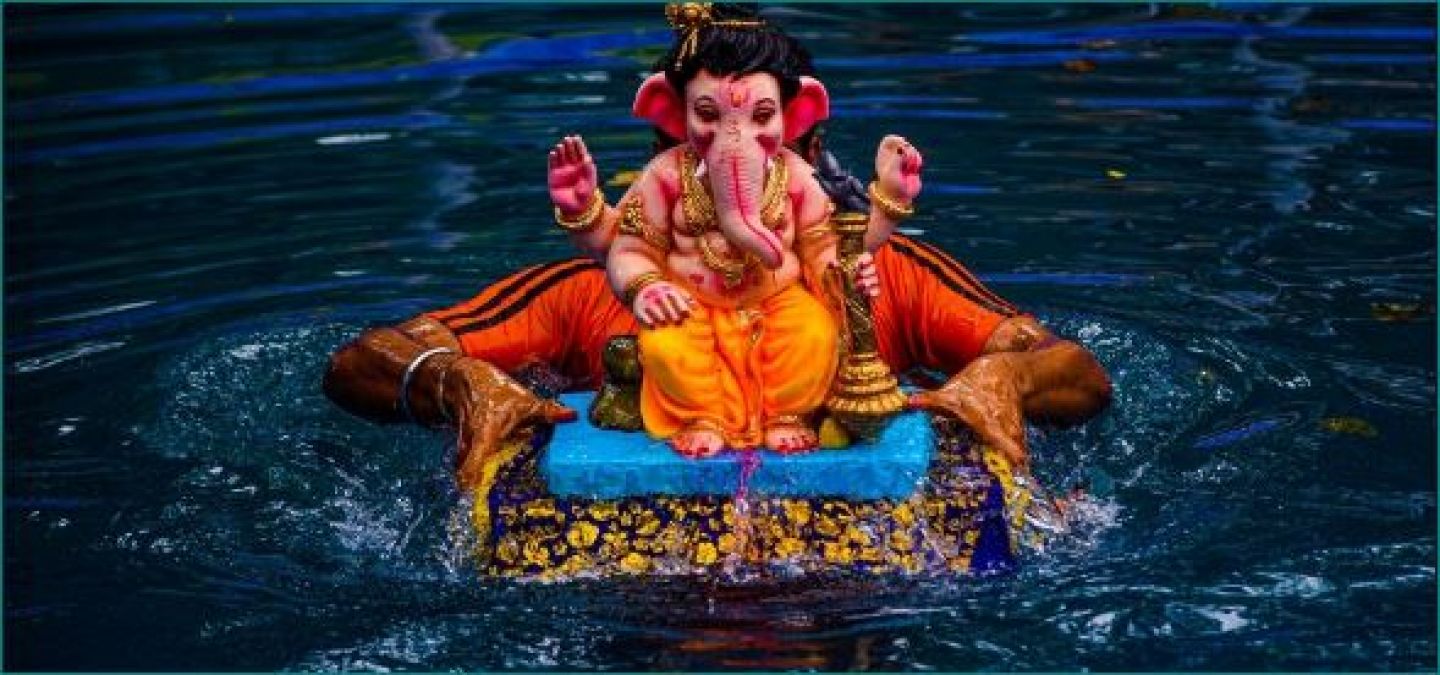 By doing this remedy on Ganesh Visarjan day, you will get rid of all problems