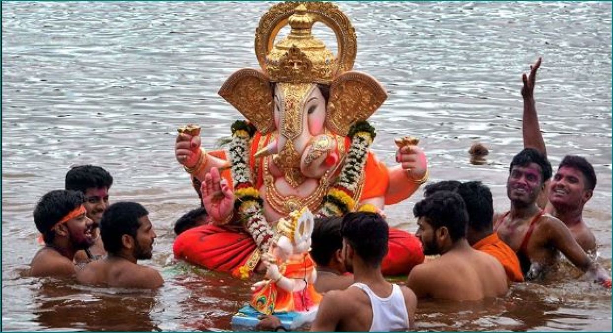 By doing this remedy on Ganesh Visarjan day, you will get rid of all problems