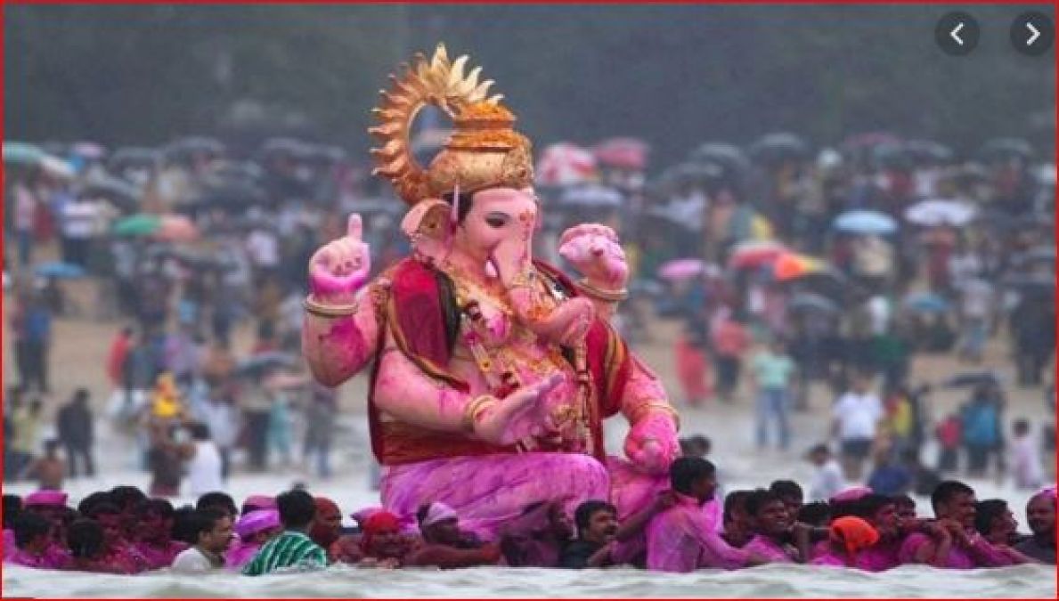 Immerse Bappa with chanting these mantras