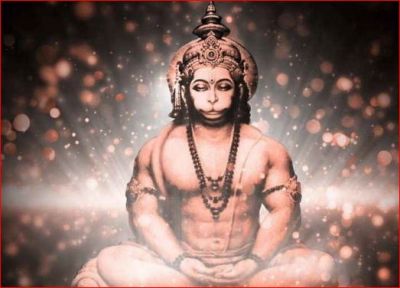 Perform this aarti of Hanuman Lala on Saturday morning