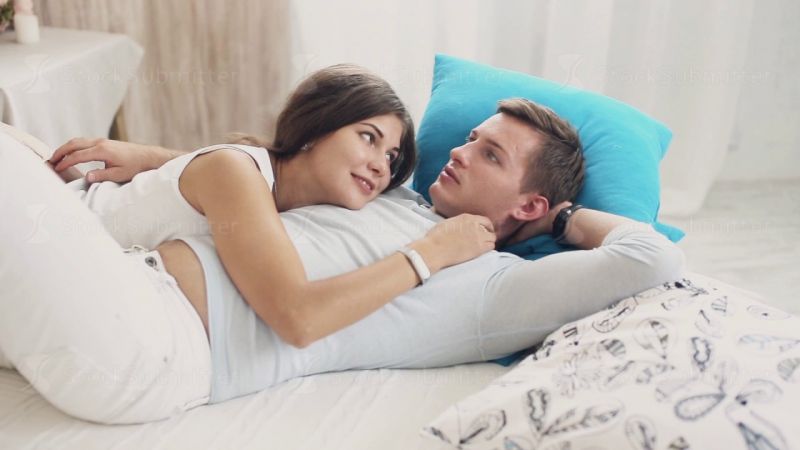 पति-पत्नी के संबंधों में बाधा बनता है उनका बेड, जानिए कैसे