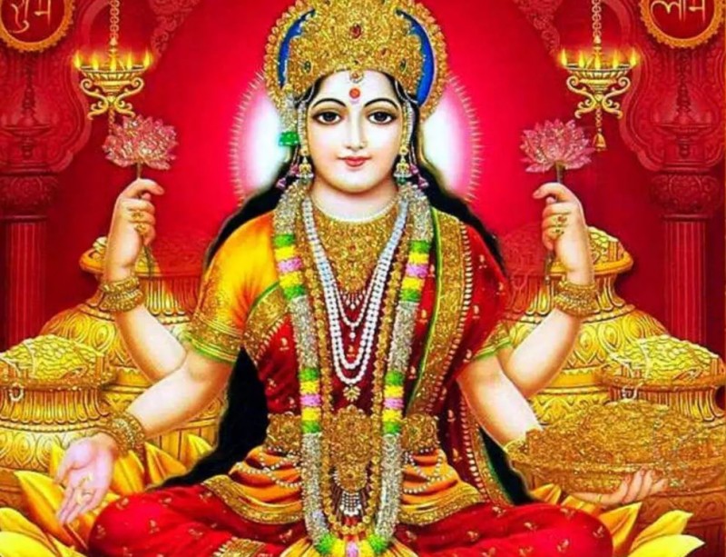 Maa Lakshmi: Offer these things in the worship of Goddess Lakshmi, Mother's blessings will shower on the entire family