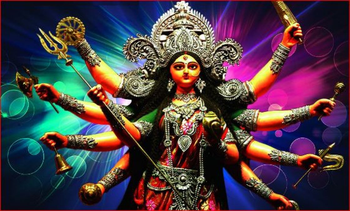 Navratri: With the 'Aambe tu hai Jagadambe kali' aarti, welcome Maa Durga!