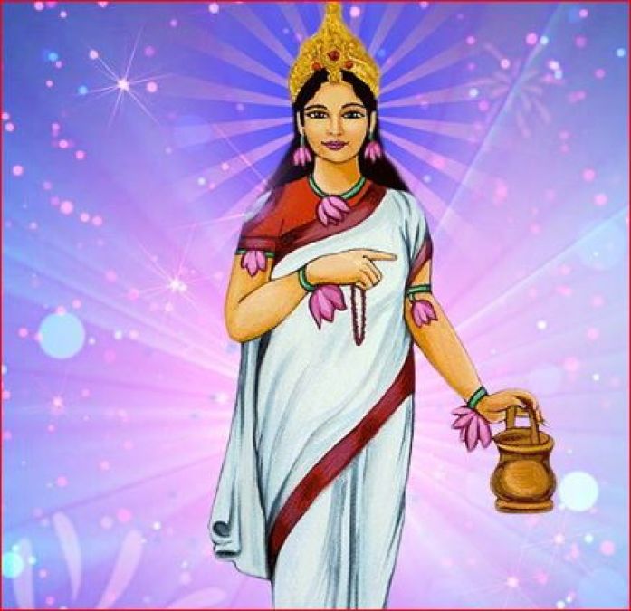 Perform this aarti of goddess Brahmacharini on the second day of Navratri