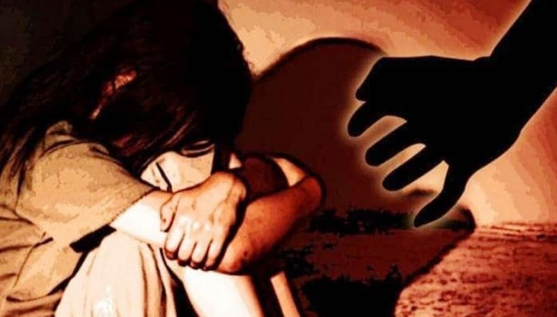 टॉफ़ी की लालच देकर चौथी कक्षा की मासूम के साथ बलात्कार, 55 साल का अधेड़ गिरफ्तार