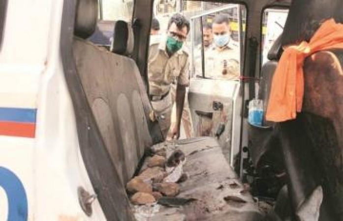 मुंबई मॉब लिंचिंग: 100 से अधिक उपद्रवियों ने तीन लोगों को पीट-पीटकर मार डाला