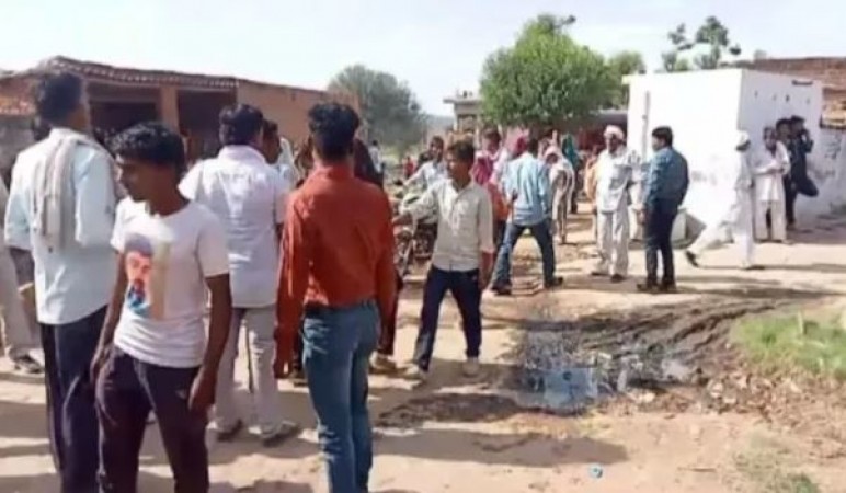 मुस्लिम इलाके से निकल रही बारात पर पथराव, लाठी-डंडों से हमला, ज़ाहिदा-नजाकत सहित 5 आरोपी गिरफ्तार