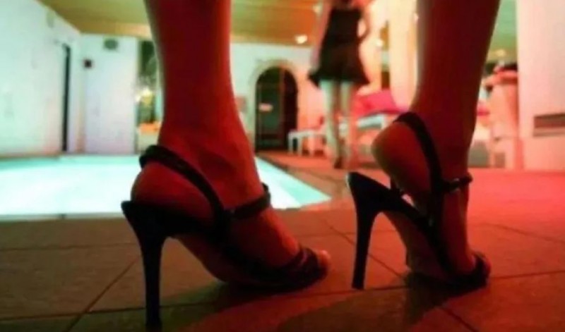 मथुरा में बड़े सेक्स रैकेट का भंडाफोड़, 2 महिलाओं समेत 6 गिरफ्तार