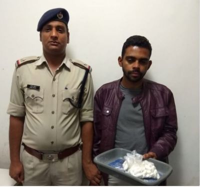 मुंबई एयरपोर्ट पर पुलिस ने पकड़ी कोकीन की बड़ी खेप