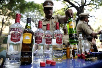 पंजाब पुलिस ने अवैध शराब ज़ब्त की